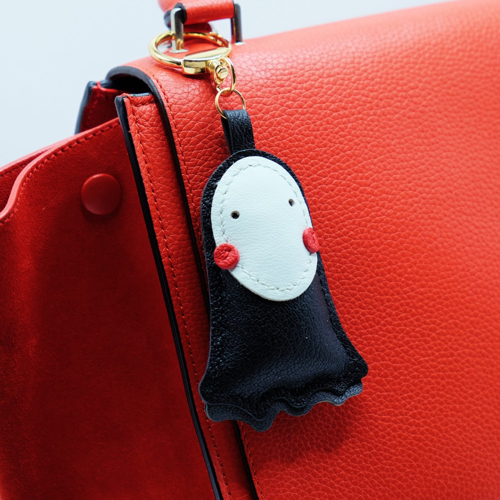 Handmade Sheepskin No-Face Man Keychain: Spirited Away Anime Charm - Image 10